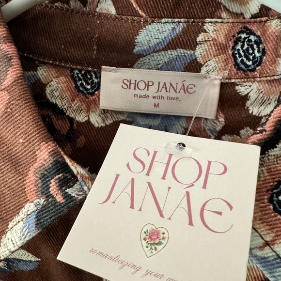 Vintage-Inspired Floral Mini Dress - Picture 2 of 10